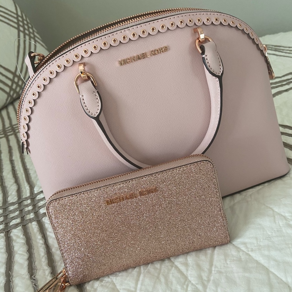 Brand New Michael Kors handbag and wallet set💕